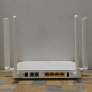 “Huawei HG8245W5 router with fiber optic connectivity”